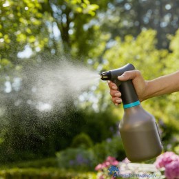 4078500052351-gardena-plantenspuit-750-ml-instelbare-sproeikop-met-fijne-spuitnevel