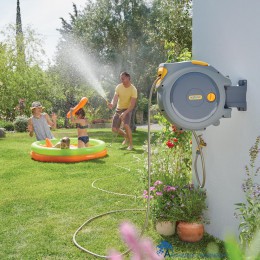 5010646062220 HOZELOCK AUTO REEL WANDSLANGBOX + 30 M SLANG, KOPPELINGEN EN TUINSPUIT (25 M + 5 M GRATIS) MUUR HASPEL