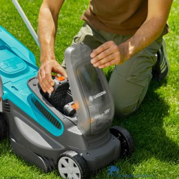 4078500054188-gardena-powermax-32-36v-p4a-accu-grasmaaier-32-cm-200-m2-solo-gemakkelijk-accus-wisselen-power-4-all