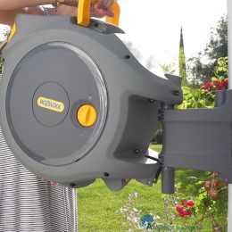 5010646062220 HOZELOCK AUTO REEL WANDSLANGBOX + 30 M SLANG, KOPPELINGEN EN TUINSPUIT (25 M + 5 M GRATIS) MUUR HASPEL AFNEEMBAAR