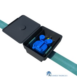 5060151870940-autopot-aquabox-straight-replacement-matting-installed