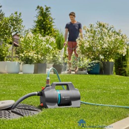 4066407502093-gardena-besproeiingspomp-4100-silent-set-4100-liter-per-uur-36-bar-550-watt-incl-35-m-aanzuigslang-20-m-tuinslang-ideaal-voor-beregening