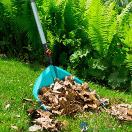 4078500048156-GARDENA-COMBISYSTEEM-MULTIHARK-03120-20-SFEERFOTO-BLADEREN-OPSCHEPPEN