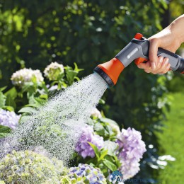 4078500010795-gardena-classic-pistoolbroes-sproeien