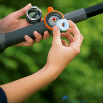 4078500555005 CHEMIE HOUDER GARDENA WATERSTEEL 150CM