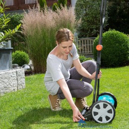 4078500023351-gardena-kooimesmaaier-330-maaibreedte-33-cm-maaihoogte-12-tot-42-mm-voor-gazons-tot-150-m2-maaihoogte-gemakkelijk-verstelbaar-in-4-hoogtes